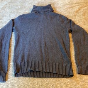 Light grey sweater in great condition